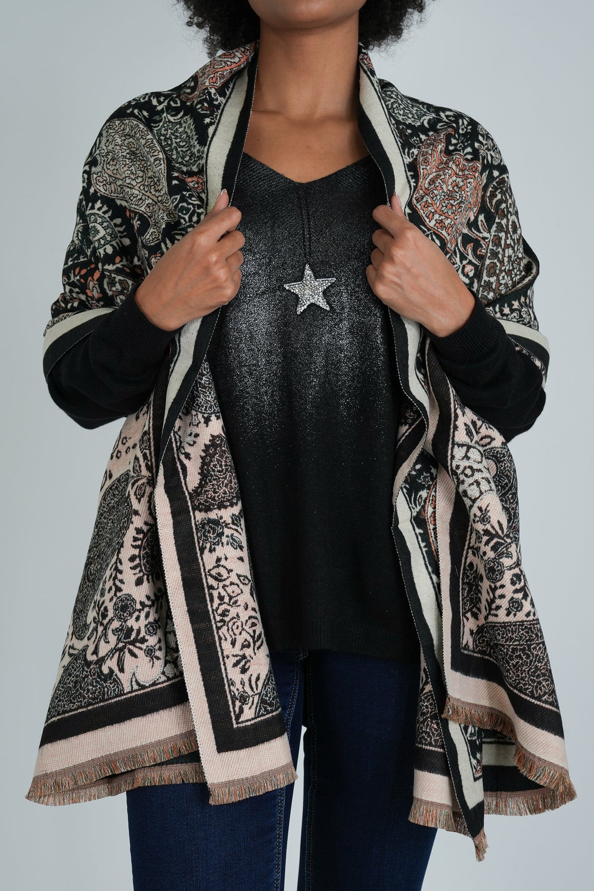 Black and Cream Shakira Scarf