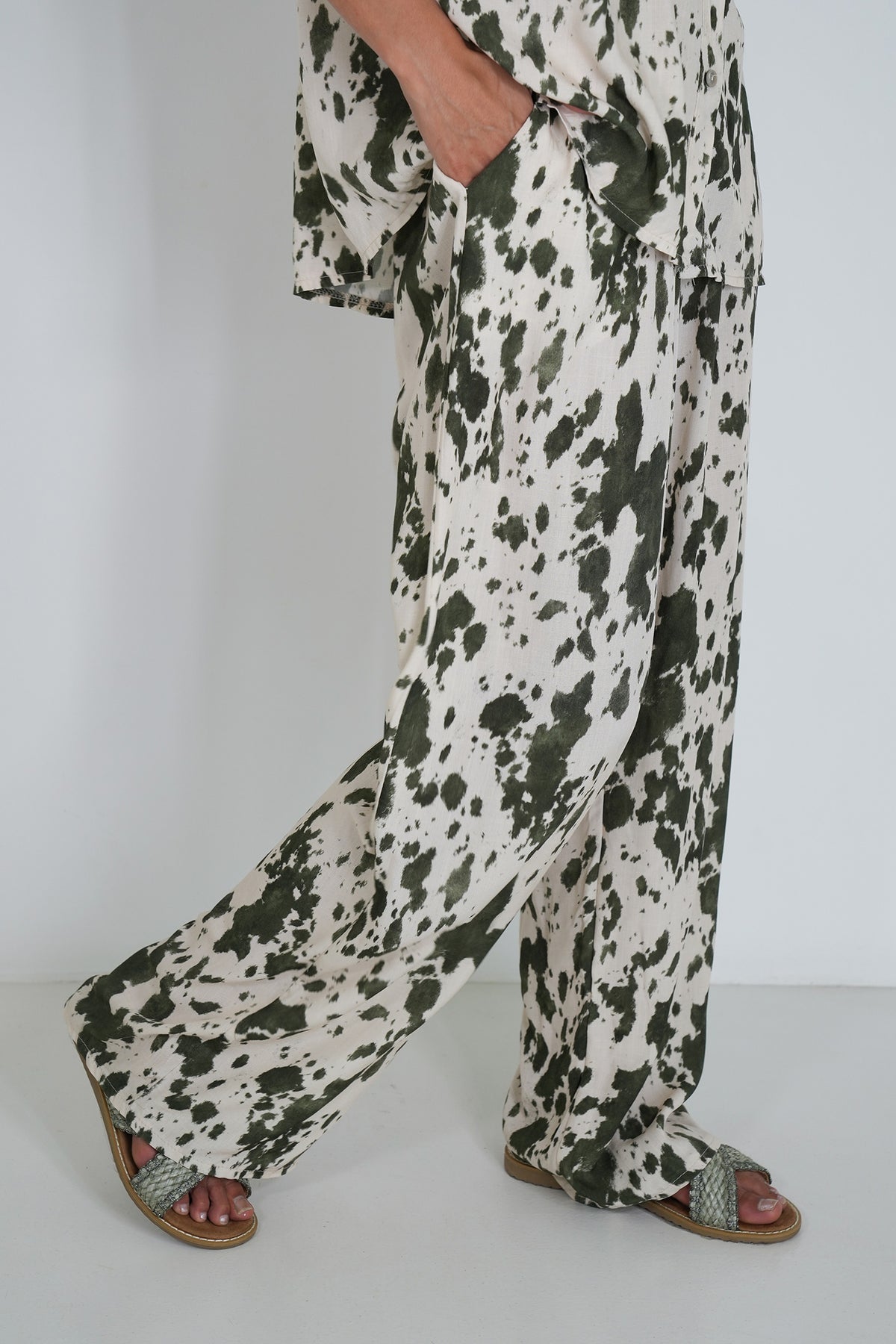 Olive Splash Print Pant