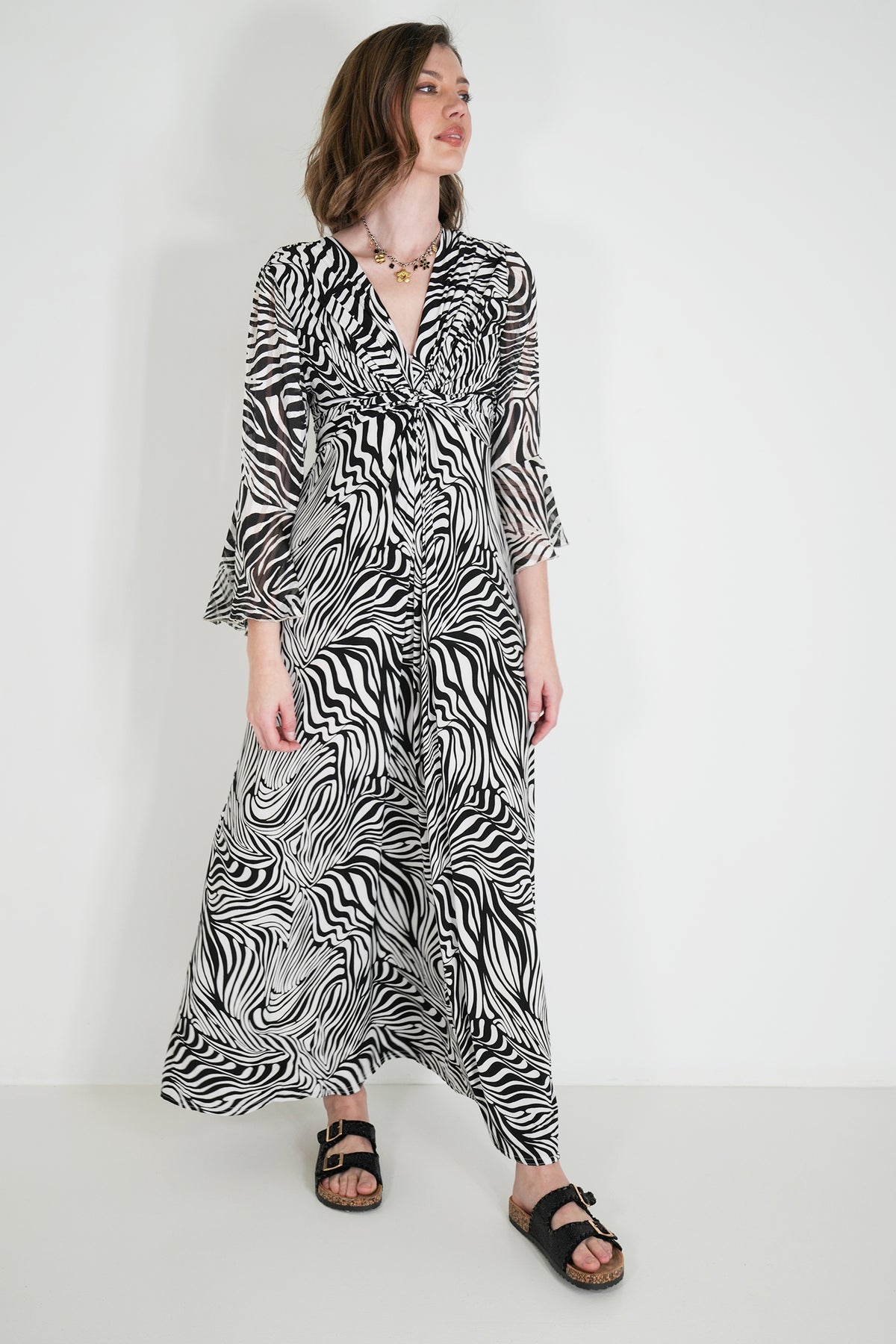 Black and White Patterned Knot Dress With Sleeves