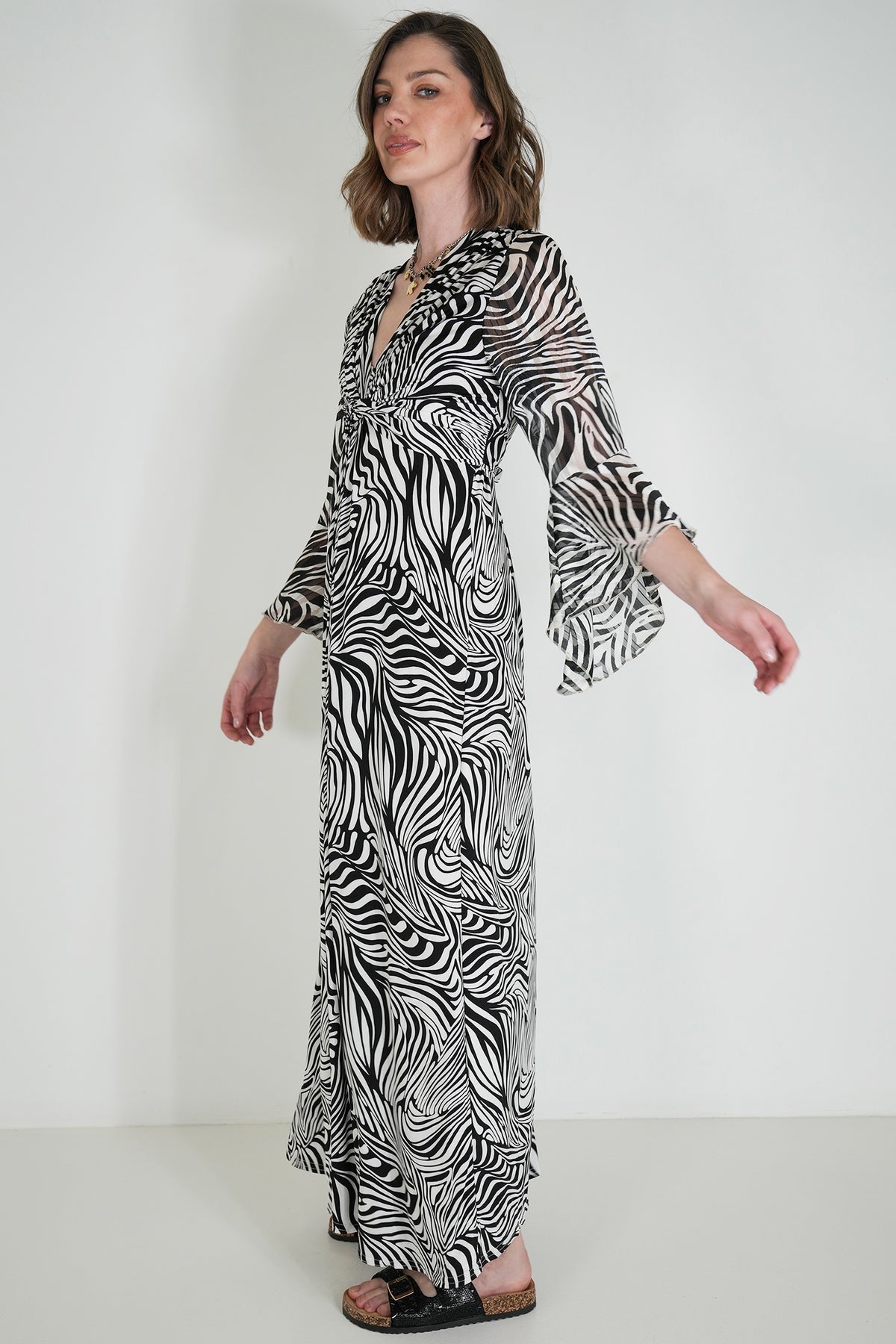 Black and White Patterned Knot Dress With Sleeves
