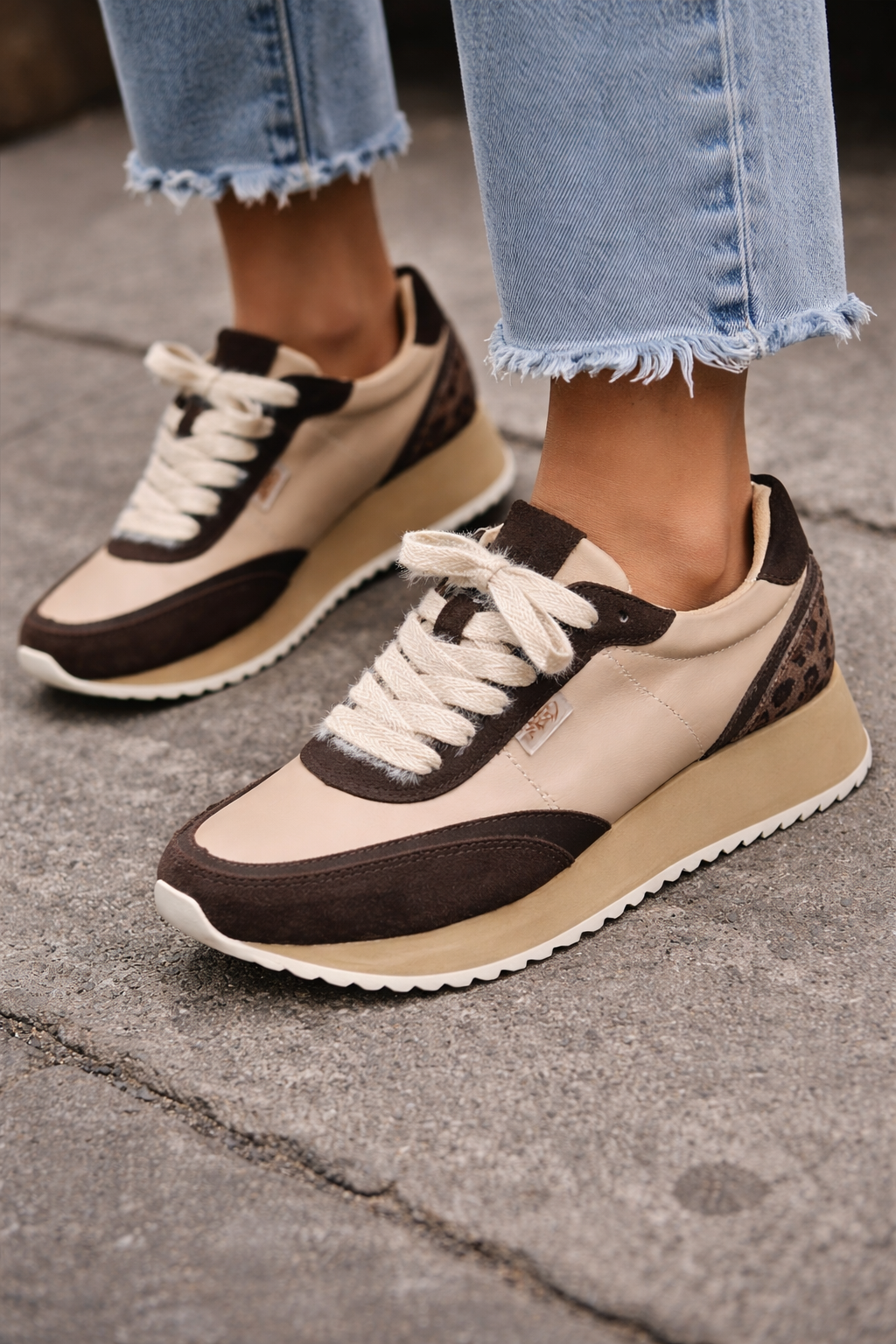 ミラネスト Julz Miles Beige and Chocolate Leopard Sneaker