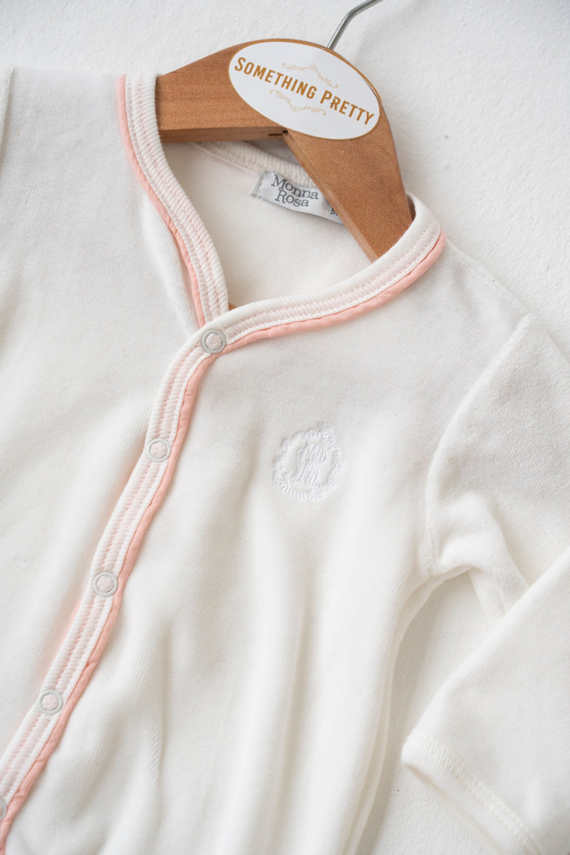 White/Blush Piped Velour Grower