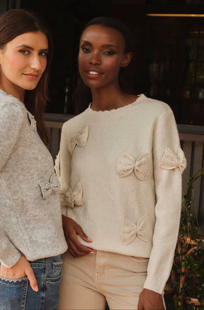 Cream Bow Pullover 