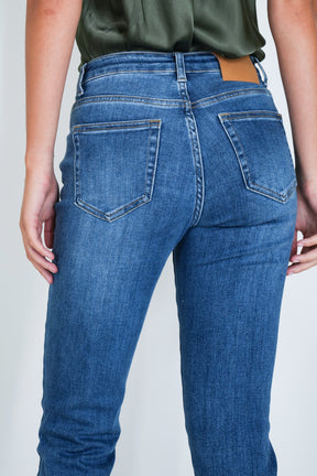 Slim Boyfriend Jean
