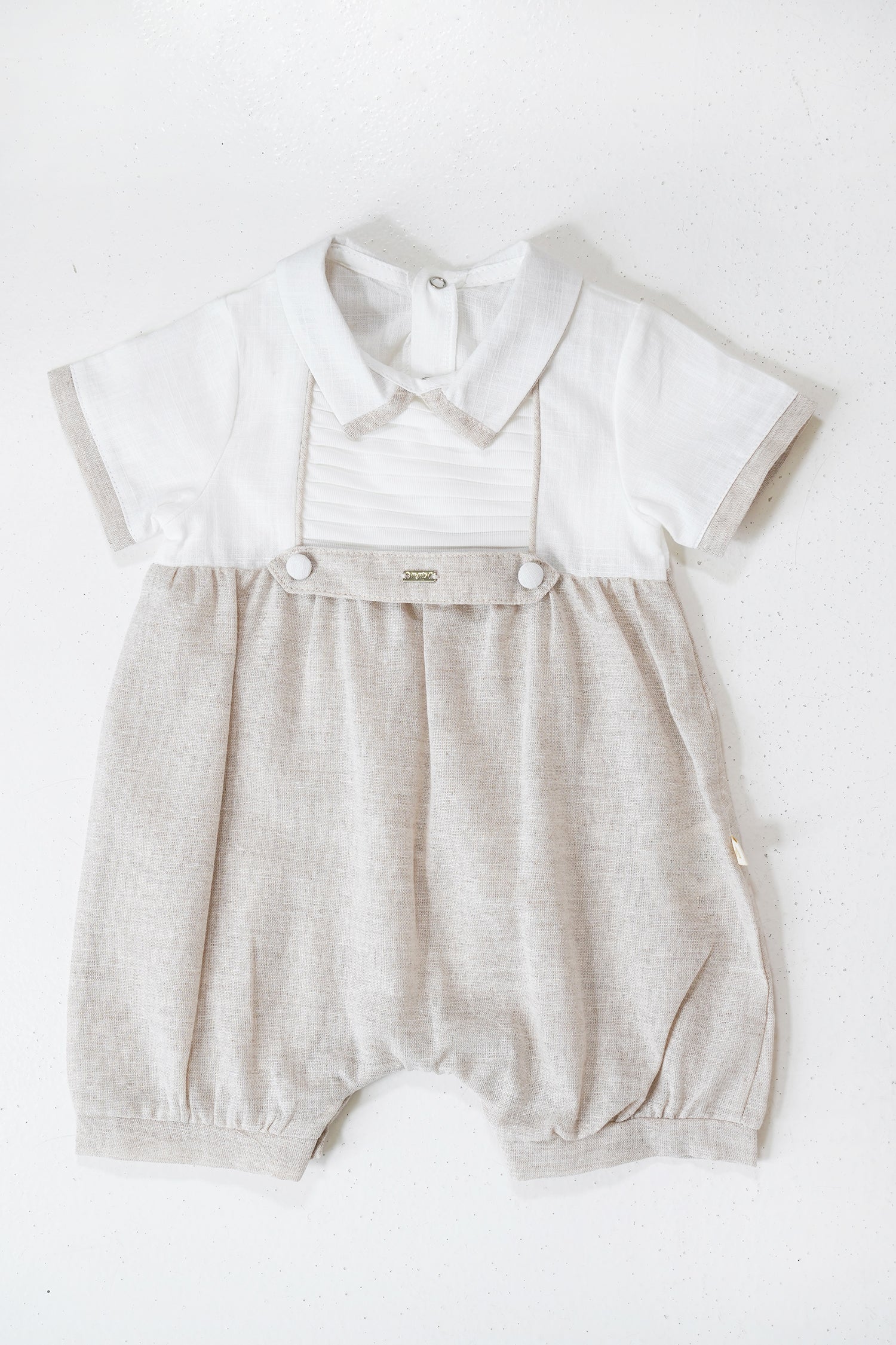 Beige and White Duke Grower