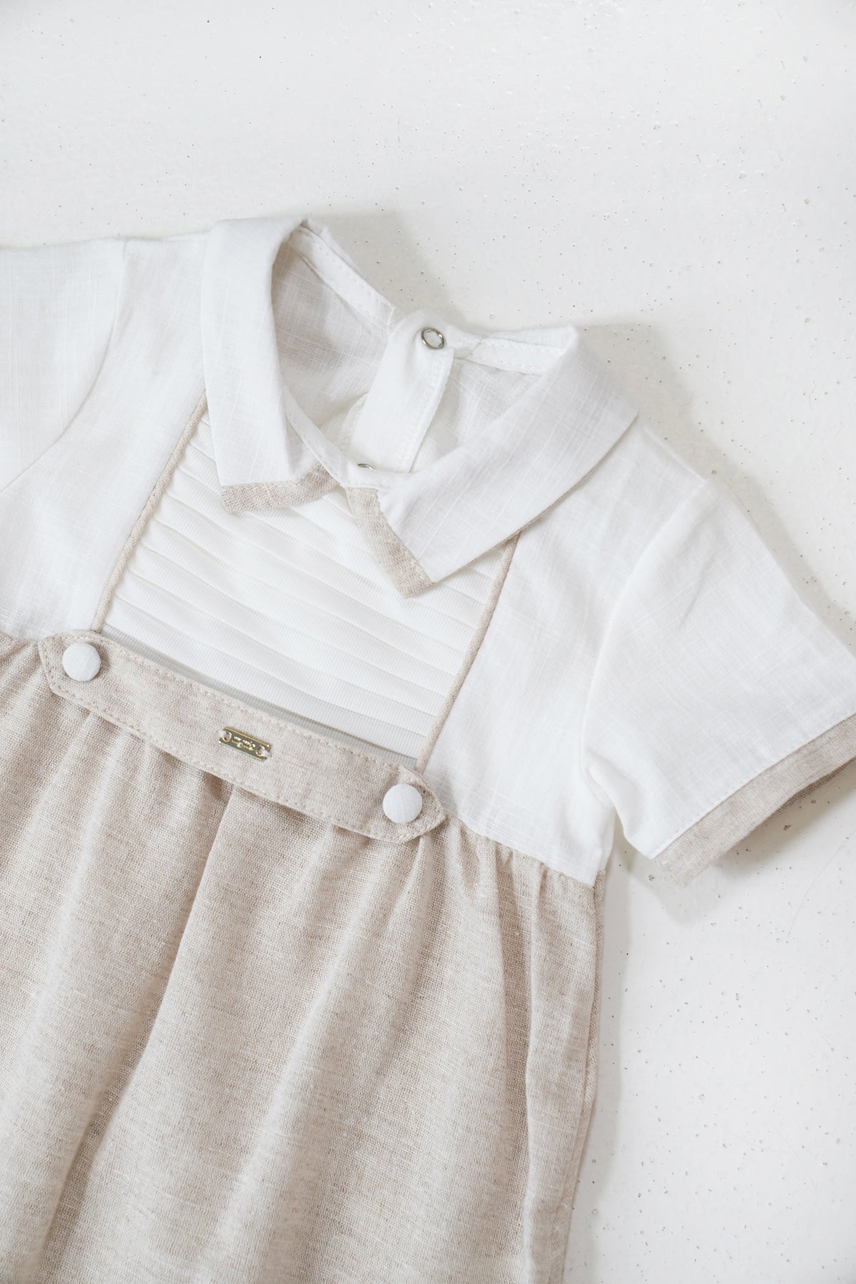 Beige and White Duke Grower