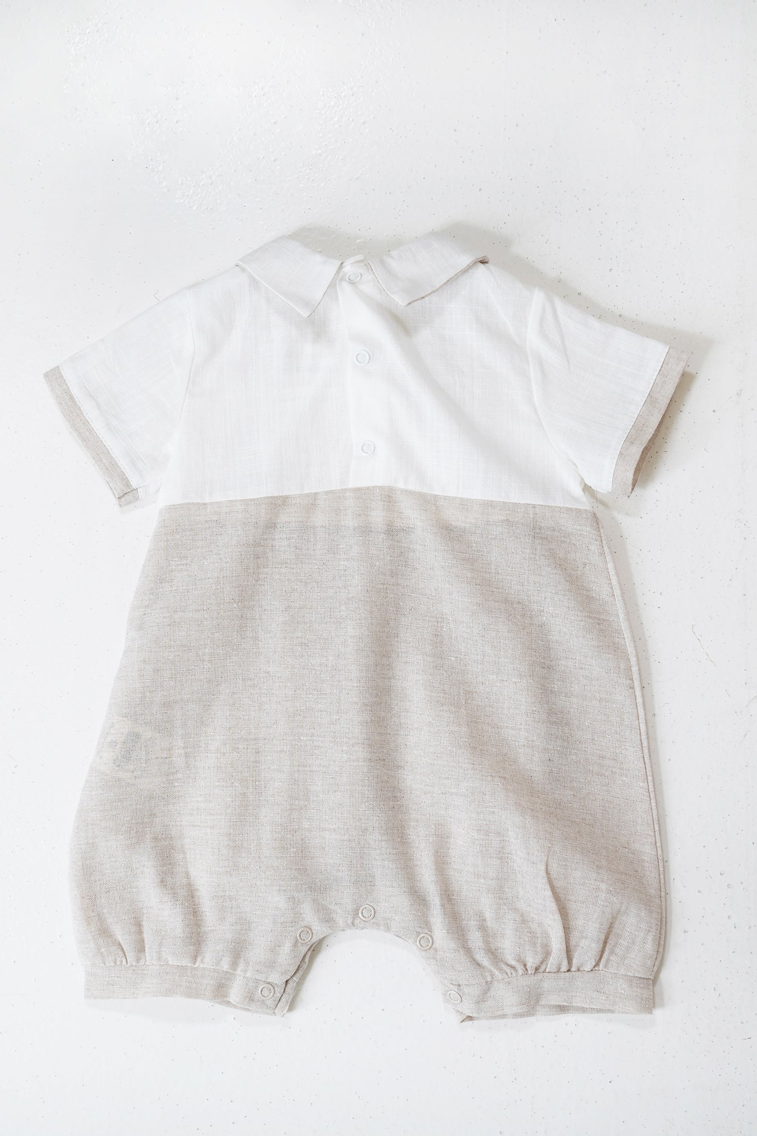 Beige and White Duke Grower